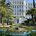 Beautiful Garden Steps From The Mentona