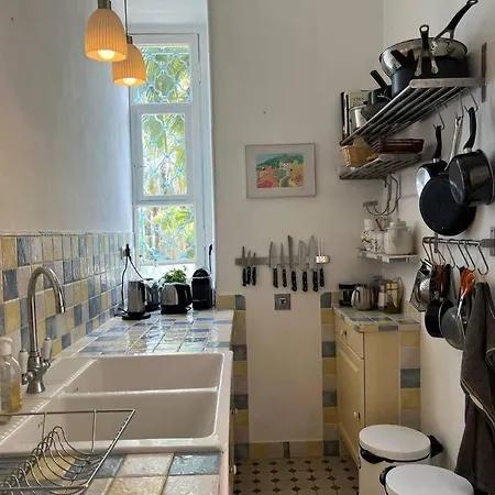 Apartment Beautiful Garden Steps From The *