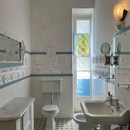 Beautiful Garden Steps From The Apartment